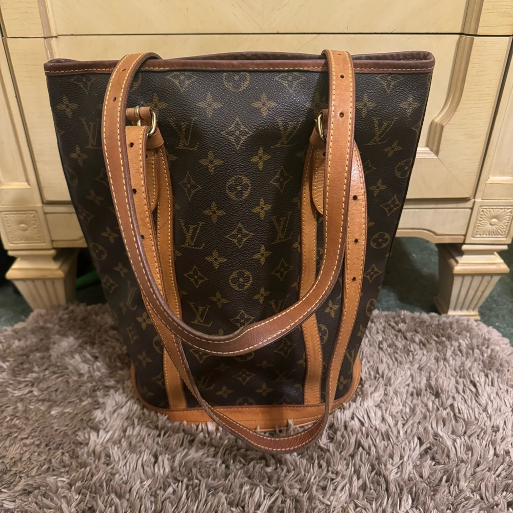 Louis Vuitton bucket GM purse
